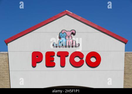 Bloomsburg, United States. 07th Nov, 2021. A Petco logo is seen in Bloomsburg, Pennsylvania. (Photo by Paul Weaver/SOPA Images/Sipa USA) Credit: Sipa USA/Alamy Live News Stock Photo