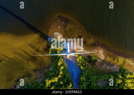 Windräder aus der Luft | Luftbilder von Windrädern in Finnland |  Wind turbine from above Stock Photo