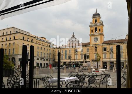 View of Giuseppe Garibaldi square with the Governor's Palace in a rainy day, Parma, Emilia-Romagna, Italy Stock Photo