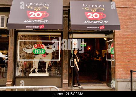 Fans at the Friends 20th Anniversary Popup in SoHo neighborhood in New York City Stock Photo