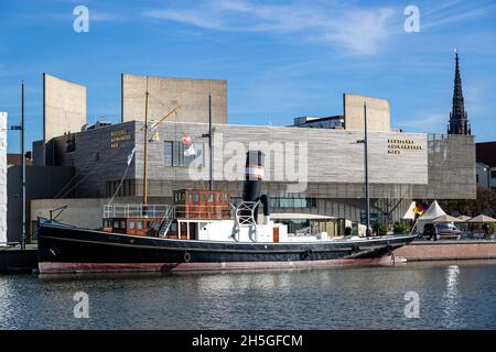 steamboat WELLE in the port of Bremerhaven in front of the German Emigration Center Stock Photo