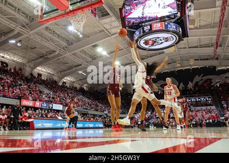 Raleigh, NC, USA. 9th Nov, 2021. NC State Wolfpack forward Jakia Brown-Turner (11) goes for a layup on South Carolina Gamecocks forward Victaria Saxton (5) in the second half in the NCAA Womens Basketball matchup at Reynolds Coliseum in Raleigh, NC. (Scott Kinser/Cal Sport Media). Credit: csm/Alamy Live News Stock Photo