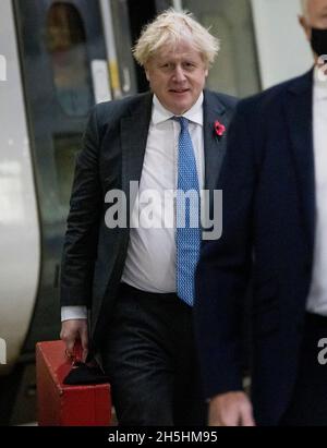 London, UK. 10th Nov, 2021. British Prime Minister BORIS JOHNSON arrives at Euston Station to travel by train to Glasgow for an update on negotiations at the COP26 Climate Conference. Photo credit: Ben Cawthra/Sipa USA **NO UK SALES** Credit: Sipa USA/Alamy Live News Stock Photo