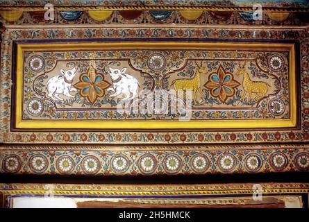 Murals on walls in a Nattukottai Chettiar; Nagarathar house at Kanadukathan in Chettinad, Tamil Nadu, India Stock Photo