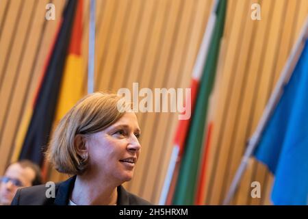 Duesseldorf, Germany. 10th Nov, 2021. Yvonne Gebauer (FDP), takes part in the committee for schools and education in the state parliament. Credit: Rolf Vennenbernd/dpa/Alamy Live News Stock Photo