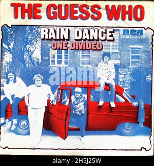 Vintage single record cover - Guess Who, The - Rain Dance - D - 1971 Stock Photo