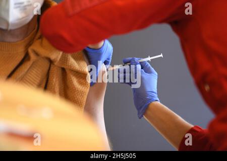 Corona-Impfung in Oberösterreich, Österreich, Europa - Corona vaccination in Upper Austria, Austria, Europe Stock Photo