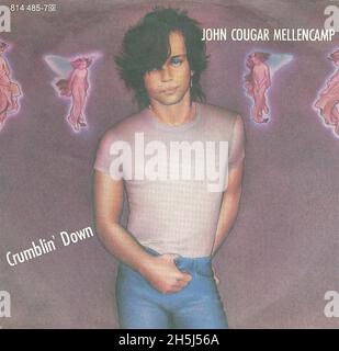 Vintage single record cover - Mellencamp, John Cougar - Crumblin' Down - D - 1983 Stock Photo