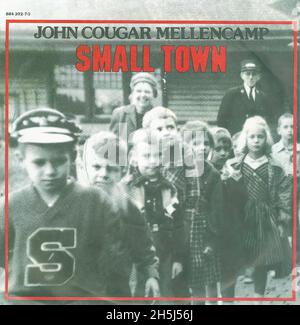 Vintage single record cover - Mellencamp, John Cougar - Small Town - D - 1985 Stock Photo