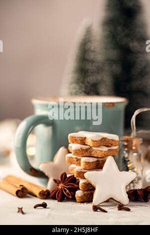 Zimtsterne, homemade german christmas cookies Stock Photo