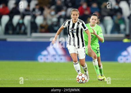 Valentina Cernoia of Juventus Fc   controls the ball during the Uefa Women's Champions League Group A match between Juventus Fc  and VfL Wolfsburg  at Allianz Stadium on November 9, 2021 in Turin, Italy . Stock Photo