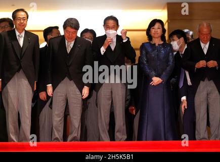 TOKYO, Japan. 10th Nov, 2021. Japan's Prime Minister Fumio Kishida (C) and his cabinet ministers prepare for a photo session at Kishida's official residence in Tokyo, Japan November 10, 2021. (Credit Image: © POOL via ZUMA Press Wire) Stock Photo