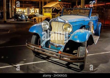 Rusty and dusty 1936 Minerva 36TD, Belgian classic luxury car / oldtimer, in bad shape ready to be restored in garage Stock Photo