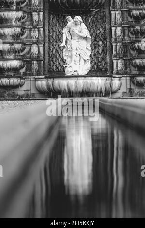 Vertical shot of a sculpture in Het Loo Palace in Apeldoorn, Netherlands Stock Photo