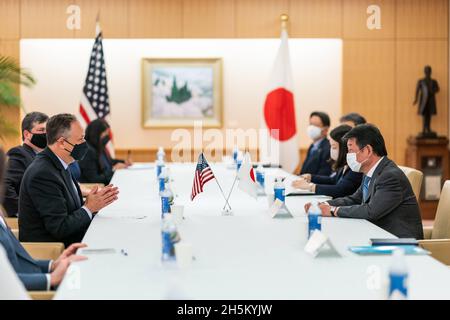 Washington, District of Columbia, USA. 25th Aug, 2021. Second Gentleman Douglas Emhoff participates in a courtesy call with Japanese Foreign Minister Motegi Toshimitsu Wednesday, Aug. 25, 2021, at the Japanese Ministry of Foreign Affairs in Tokyo, Japan. (Photo by Cameron Smith) Credit: White House/ZUMA Press Wire Service/ZUMAPRESS.com/Alamy Live News Stock Photo