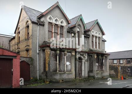 Old unoccupied detached house, Caernarfon, Gwynedd, Wales, UK. Stock Photo