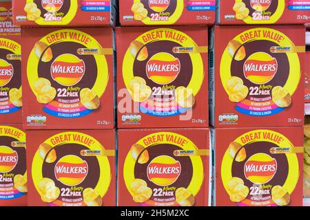 London UK, 10 November 2021. Walkers Crisps short supplies in supermarket London England Credit: Xiu Bao/Alamy Live News Stock Photo