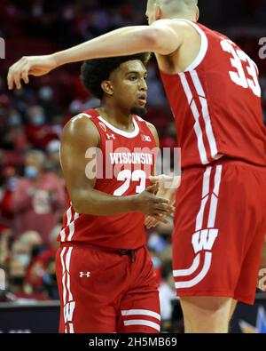 Wisconsin Badgers center Chris Vogt (33) defends during an NCAA college ...