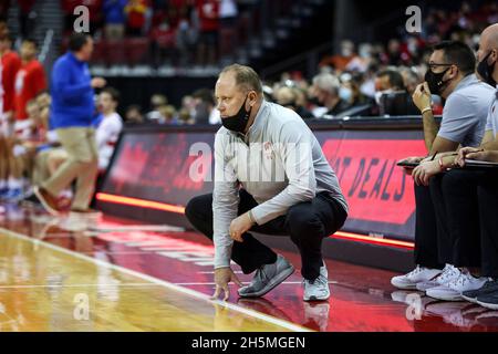 Wisconsin coach Greg Gard watches the action during the first half of ...