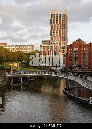 The high rise Castle Park View apartment building rises beside Finzel's Reach on Bristol's Floating Harbour. Stock Photo