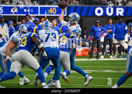 Detroit Lions quarterback Jared Goff (16) warms up prior to an NFL football game against the ...