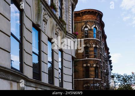 Row of Limestone and Brownstone residential buildings in Brooklyn, NY Stock Photo