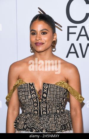 Zazie Beetz walking on the red carpet at the 2021 CFDA Fashion Awards held at The Pool   The Grill in New York, NY on Nov. 10, 2021. (Photo by Anthony Behar/Sipa USA) Credit: Sipa USA/Alamy Live News Stock Photo