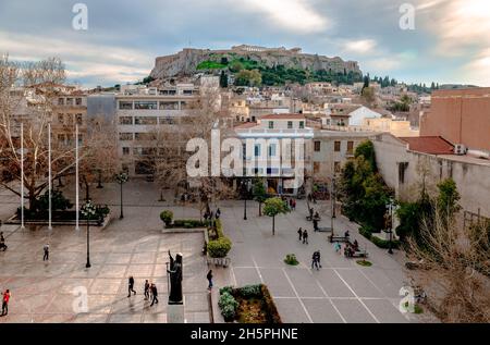 View of the Mitropoleos Square from above, with the historic neighbourhood of Plaka and the Acropolis of Athens in the background. Stock Photo