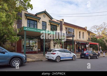 Interwar retail shops, post office and accommodation or offices above in this strip mall local shops at Marian Street, Killara, Sydney Australia Stock Photo