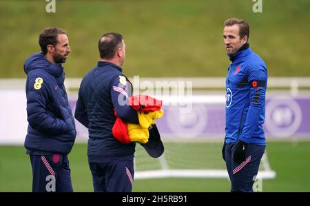 England's Harry Kane and manager Gareth Southgate (left) during a training session at St George's Park, Burton-upon-Trent. Picture date: Thursday November 11, 2021. Stock Photo