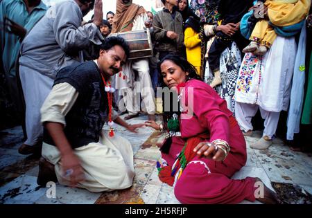 Pakistan, Sind province, Sehwan e Sharif, Sufi saint Lal Shabaz Qalandar shrine, annual Urs festival Stock Photo