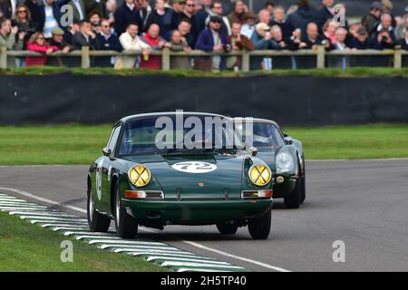 James Cottingham, Porsche 911, Ronnie Hoare Trophy, Road going sports and GT cars representative of those that competed in races between 1960 and 1966 Stock Photo