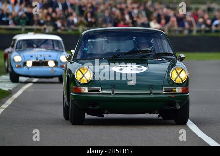 James Cottingham, Porsche 911, Ronnie Hoare Trophy, Road going sports and GT cars representative of those that competed in races between 1960 and 1966 Stock Photo