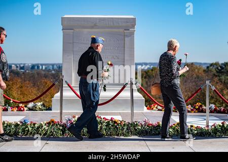 Arlington, United States. 09th Nov, 2021. Visitors place flowers at the Tomb of the Unknown Soldier during a ceremony the Centennial Commemoration at Arlington National Cemetery, November 9, 2021 in Arlington, Virginia. Credit: Elizabeth Fraser/DOD Photo/Alamy Live News Stock Photo