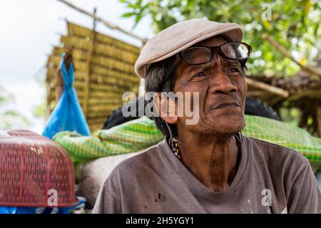 July 2017. Arenesto Deguen makes local handicrafts made from Ratan in Aborlan, Barangay Sagpangan, Palawan, Philippines. Stock Photo