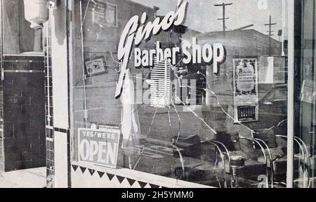 Barber shop 1940s hi-res stock photography and images - Alamy