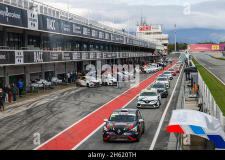 Barcelona, Spain. 12th Nov, 2021. Ambiance during the 14th round of the Clio Cup Europe 2021, from November 12 to 14, 2021 on the Circuit de Barcelona-Catalunya, in Montmelo, near Barcelona, Spain - Photo Xavi Bonilla / DPPI Credit: DPPI Media/Alamy Live News Stock Photo
