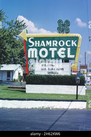 Shamrock Motel sign, Chattanooga, Tennessee Stock Photo - Alamy