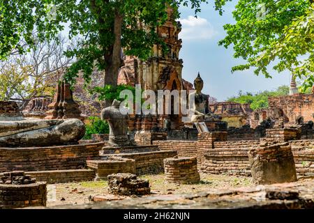 buddha statues and prang,wat maha that,buddhist temple complex,built in 1374 below king borommaracha i,ayutthaya historical park,ayutthaya,thailand,asia Stock Photo