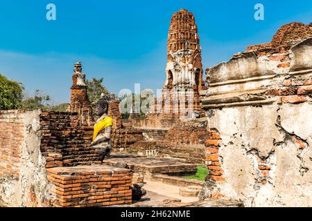 seated buddha main figure,central temple tower ruin,prang,wat mahathat,wat maha that,buddhist temple complex,built in 1374 below king borommaracha i,ayutthaya historical park,ayutthaya,thailand,asia Stock Photo