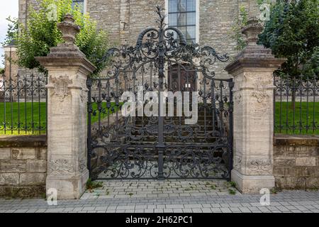 germany,mettmann,bergisches land,niederbergisches land,niederberg,rhineland,north rhine-westphalia,magnificent gate from elberfeld in front of the main entrance evangelical church freiheitstrasse,wrought iron,rococo Stock Photo