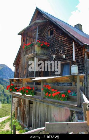 plumsjochhütte (1630m) on plumsjoch in the eng in the karwendel mountains,rißbachtal,tyrol,austria,europe,alm,eng-alm Stock Photo