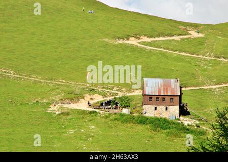 plumsjochhütte (1630m) on plumsjoch in the eng in the karwendel mountains,rißbachtal,tyrol,austria,europe,alm,eng-alm Stock Photo