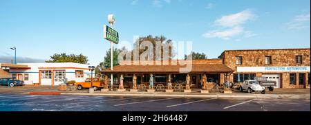 Williams, Arizona, USA - September 27, 2021 Native America Shop and Pete's Rt 66 Gas Station Museum in downtown of Williams on a historical route 66, Stock Photo