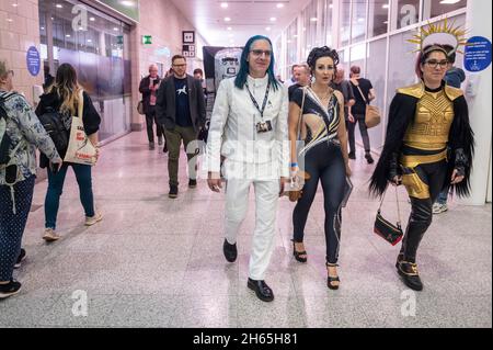 London, UK.  13 November 2021. Trekkies in costume at Destination Star Trek, Europe’s official Star Trek convention at Excel London.  The event provides fans of the popular TV series and film franchise to meet cast and crew and celebrate all things Star Trek. Credit: Stephen Chung / Alamy Live News Stock Photo