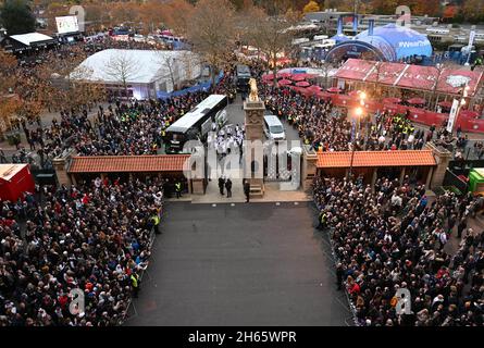 13th November 2021; Twickenham, London, England, Autumn Series International rugby, England versus Australia: England team arrive at Twickenham Stadium Stock Photo