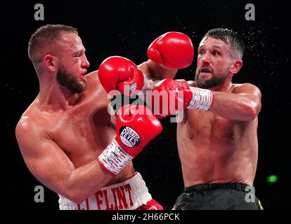 James Flint (left) and Dom Hunt in the BBBofC Central Area Super Light title at Sheffield Arena. Picture date: Saturday November 13, 2021. Stock Photo