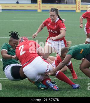 Cardiff, Wales, 13, November, 2021, Carys Phillips (Wales) Pictured in action,, During Wales Women  v. South Africa Women's  Rugby, Credit:, Graham Glendinning,/ Alamy Live News Stock Photo