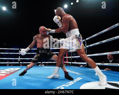 Kiko Martinez (left) and Kid Galahad in the International Boxing Federation World Feather Title bout at Sheffield Arena. Picture date: Saturday November 13, 2021. Stock Photo