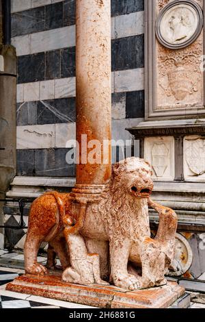 Portal of the red lions, main entrance to the cathedral Santa Maria Maggiore. Bergamo, Italy Stock Photo